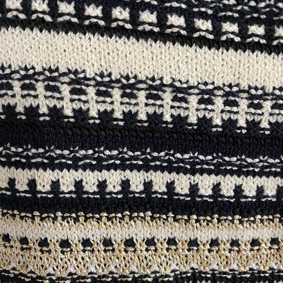 Woman’s St John Sport Sweater. XL - Picture 5 of 5